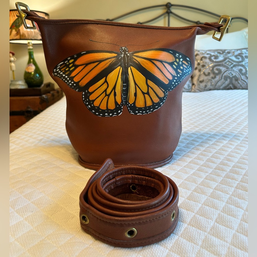 Vintage Coach Helen Berg’s Legacy Duffle Sac in British Tan No F6D-9953